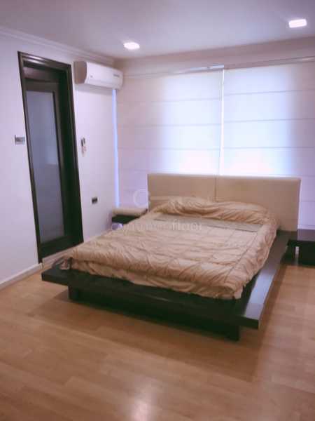Koramangala(80 Feet Road): Luxurious 3 bedroom furnished flat for Sale